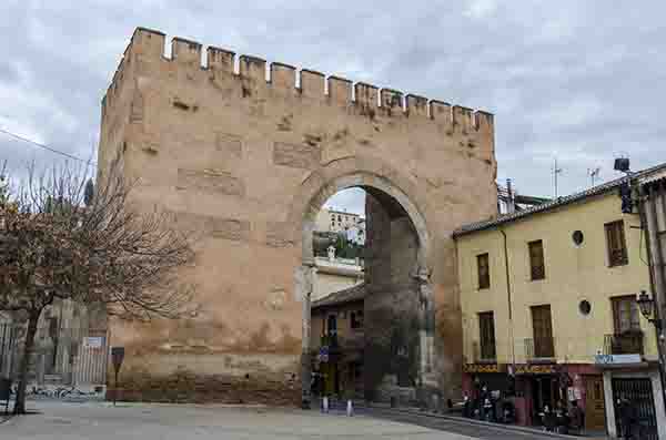 Granada 212 - Puerta de Elvira.jpg
